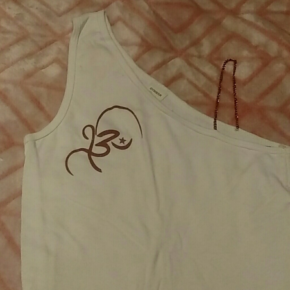 Top - Picture 2 of 3